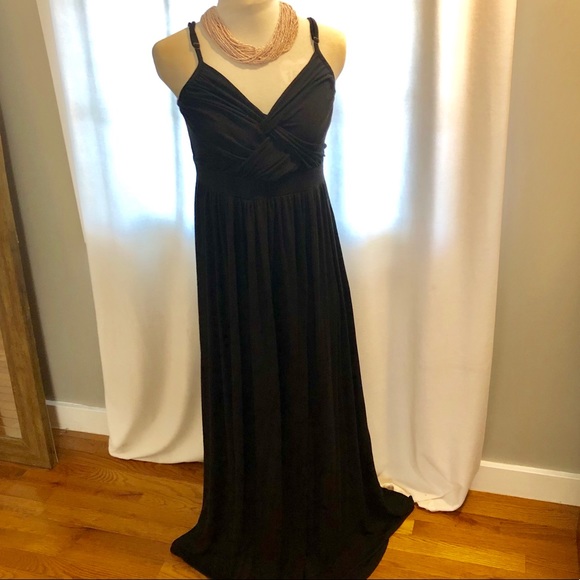 black flowy maxi dress